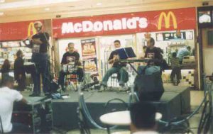 Plaza Shopping Ilha do Governador choro na praça música ao vivo